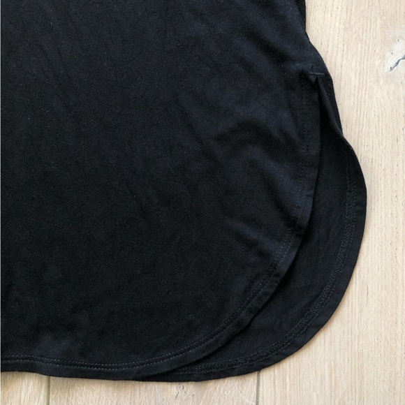 Aritzia Babaton Zayn V Neck Tank Top Relaxed Fit in Black Size XS - Picture 6 of 12